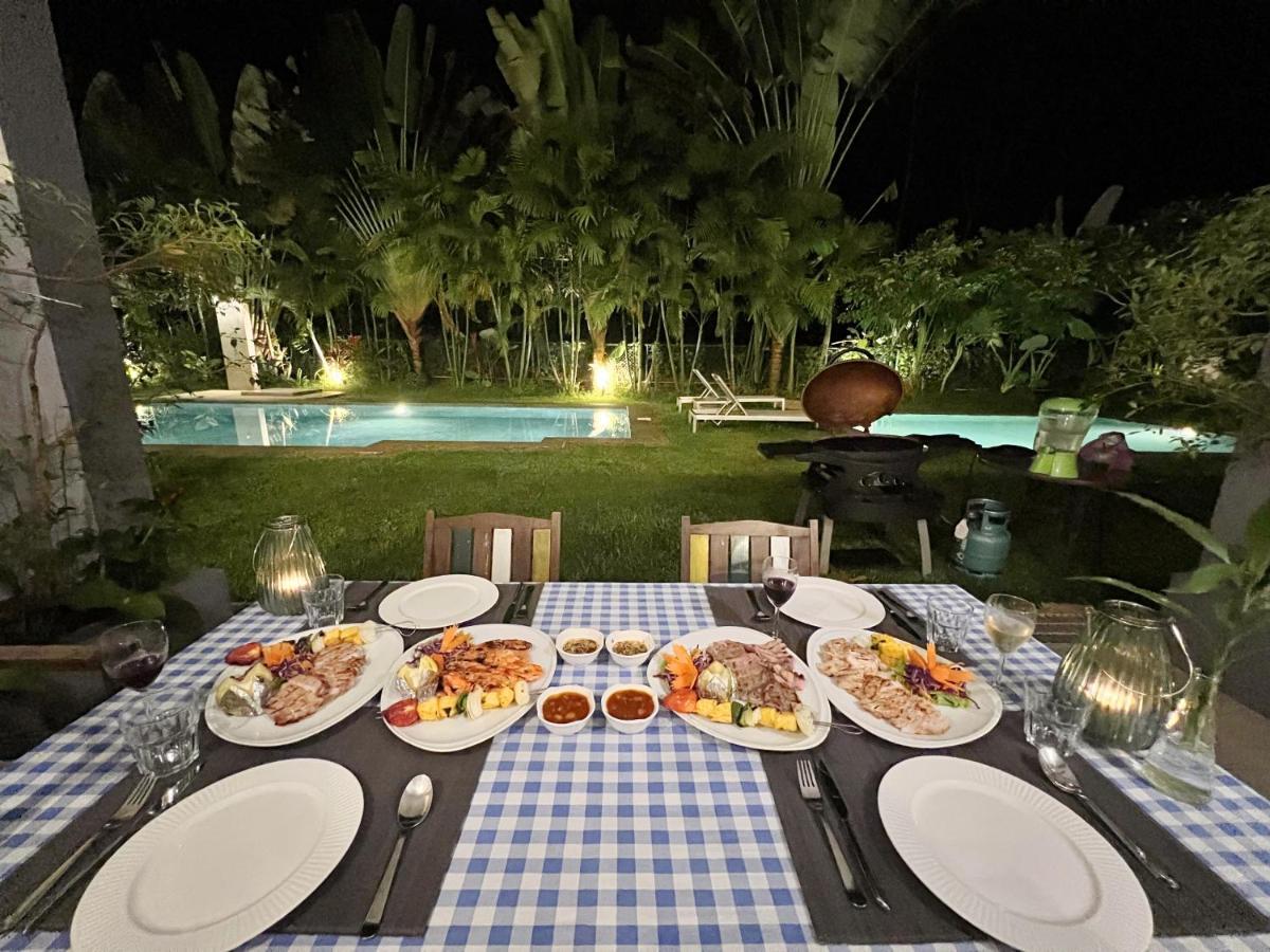 Isara Khao Lak Villa Exterior photo