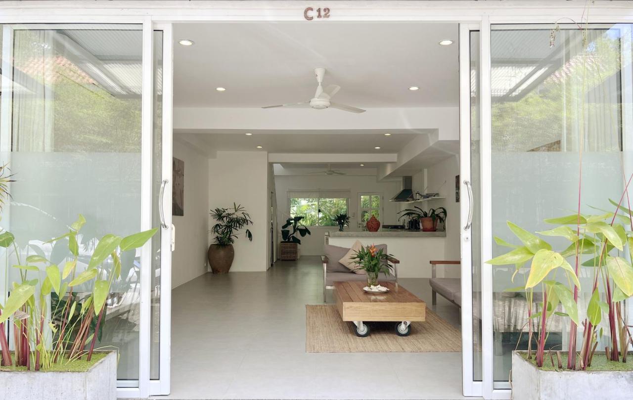 Isara Khao Lak Villa Exterior photo